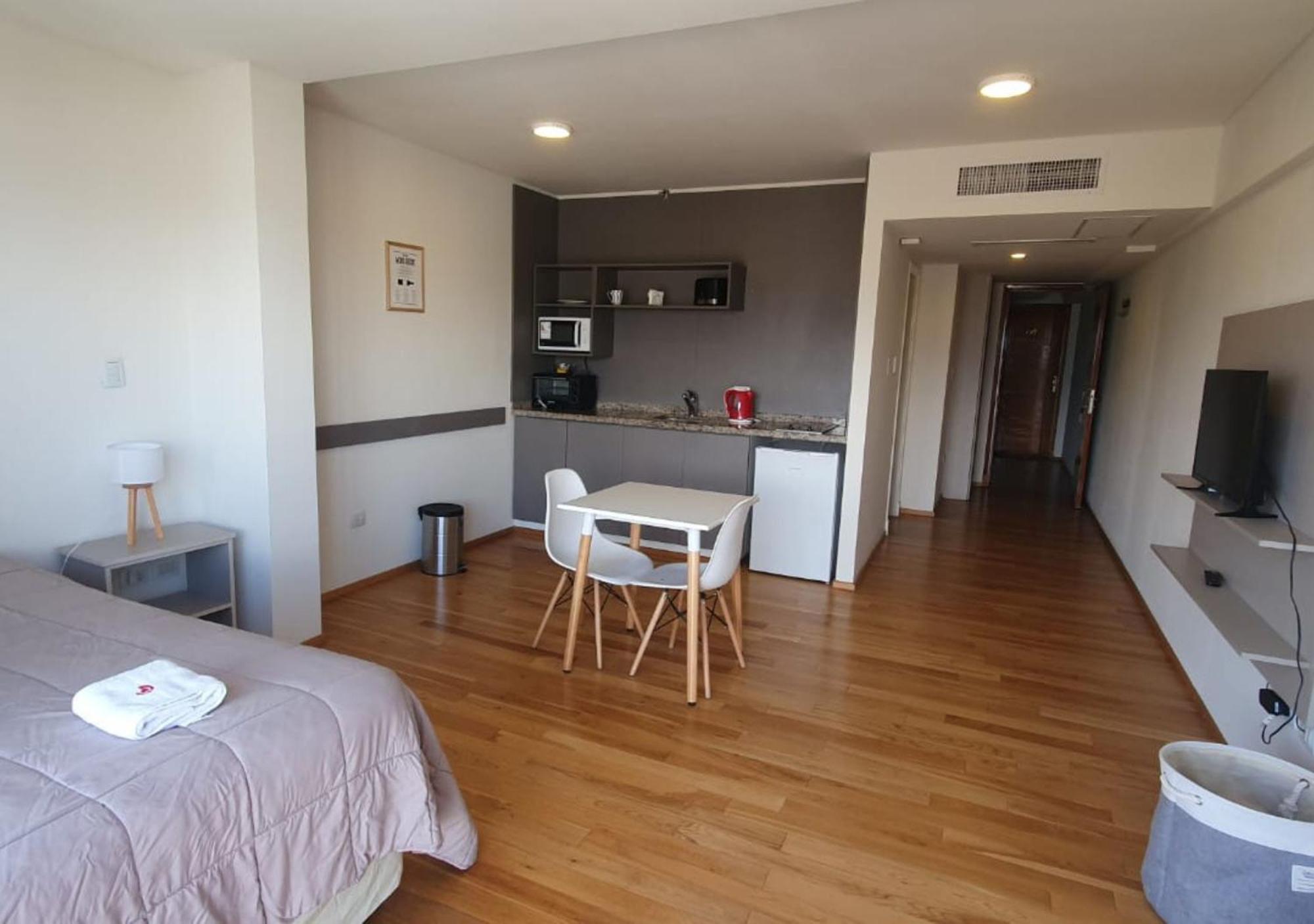 Lujan de Cuyo Apart Hotel Quijote By Dot Suites מראה חיצוני תמונה